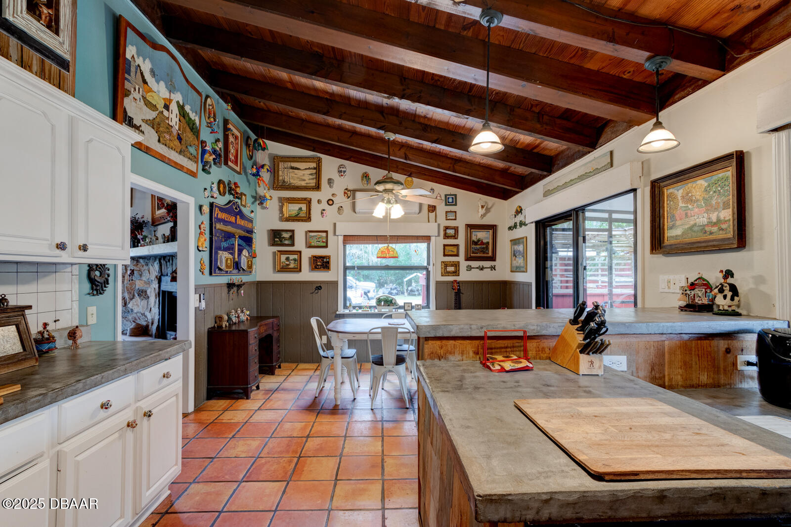 Eat In Kitchen - 1