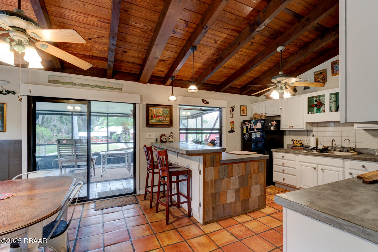 Eat In Kitchen - 2