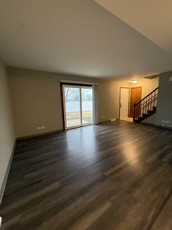 $2,100 | 53 Spuhler Drive, Unit 53, Batavia, IL 60510