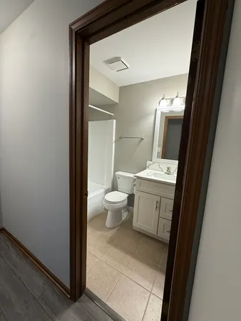 $2,100 | 53 Spuhler Drive, Unit 53, Batavia, IL 60510