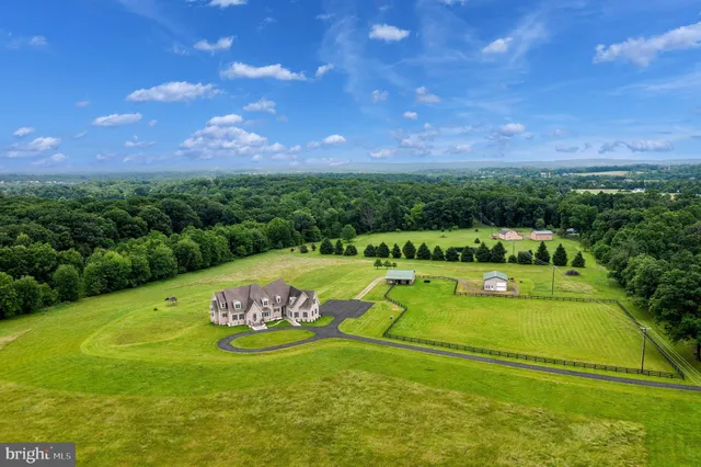 $1,899,000 | 37016 Longmoor Farm Lane, Purcellville, VA 20132