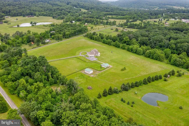 $1,899,000 | 37016 Longmoor Farm Lane, Purcellville, VA 20132