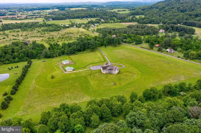 $1,899,000 | 37016 Longmoor Farm Lane, Purcellville, VA 20132