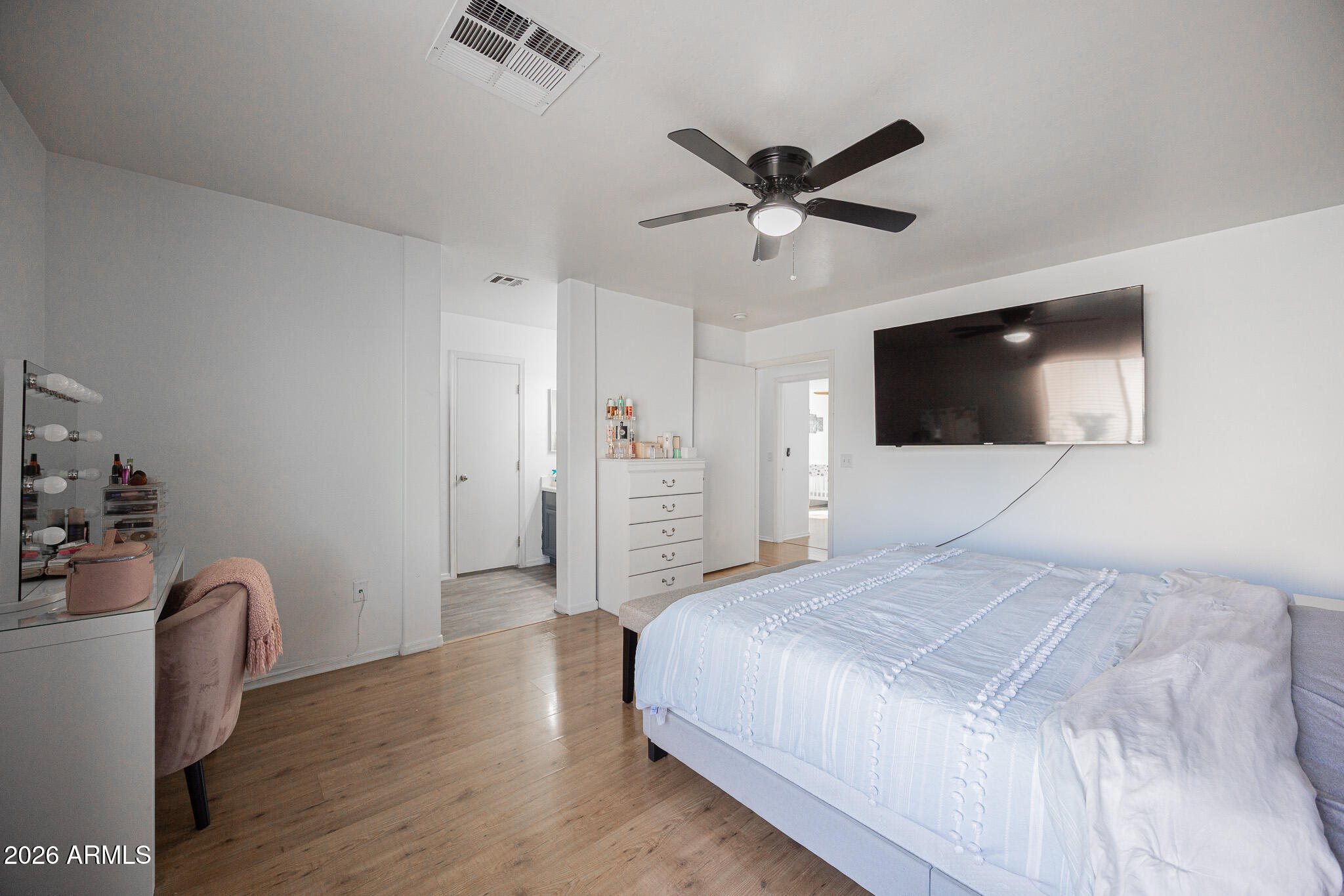 4018 West Fremont Rd. Phoenix, AZ 85041 - Photo 15 of 29 B33A0645