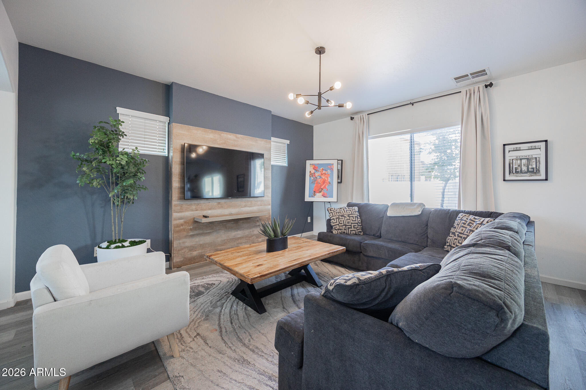 4018 West Fremont Rd. Phoenix, AZ 85041 - Photo 4 of 29 B33A0634