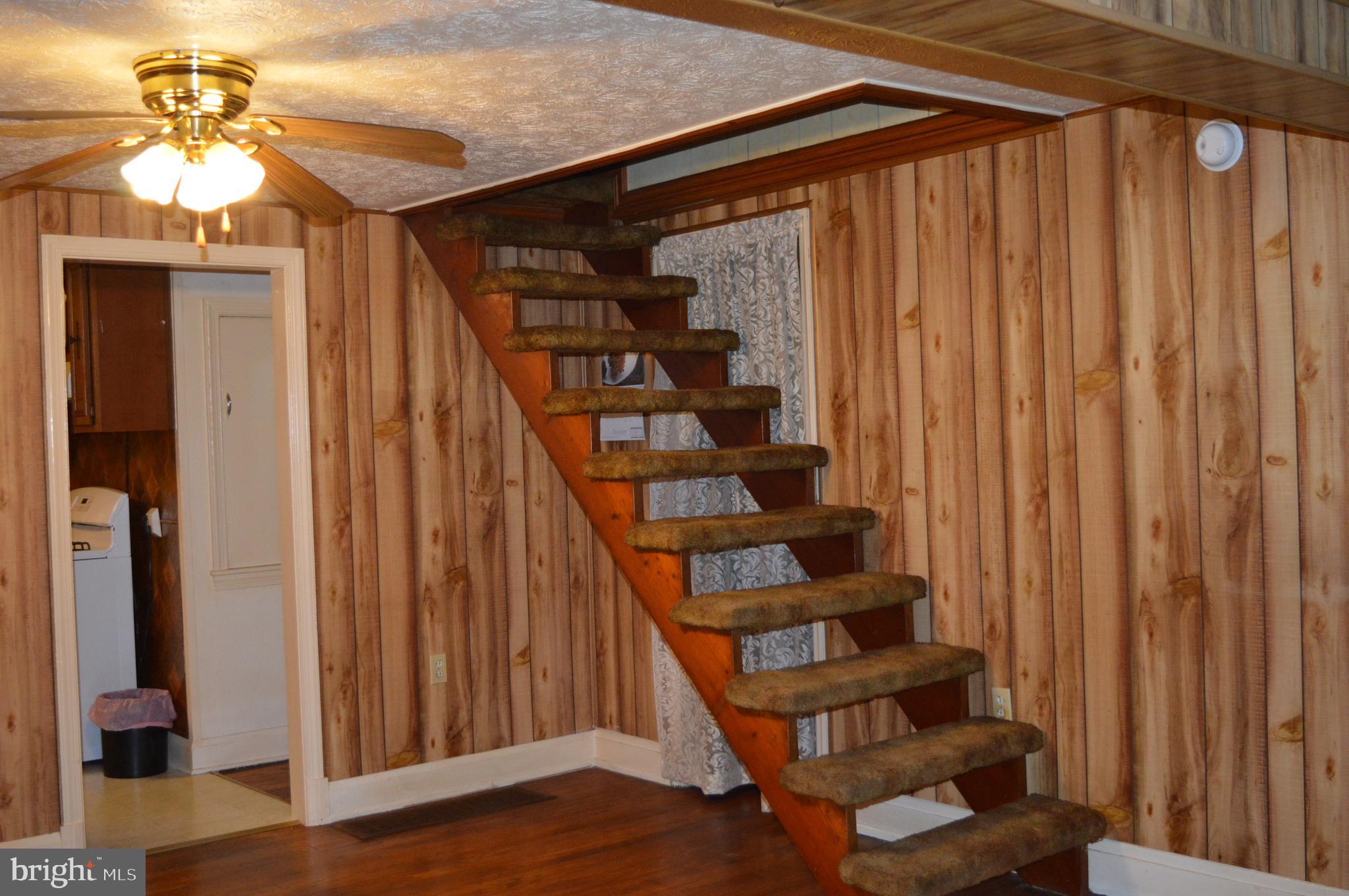 486 Welltown Road Winchester, VA 22603 - Photo 18 of 36 2 Rooms in the attic
