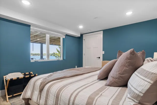 $1,100,000 | 2503 South Le Homme Dieu Drive Northeast, Alexandria, MN 56308