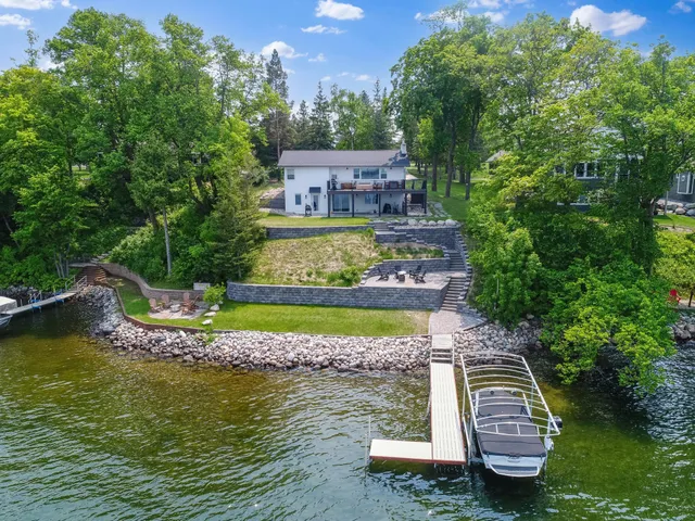 $1,100,000 | 2503 South Le Homme Dieu Drive Northeast, Alexandria, MN 56308