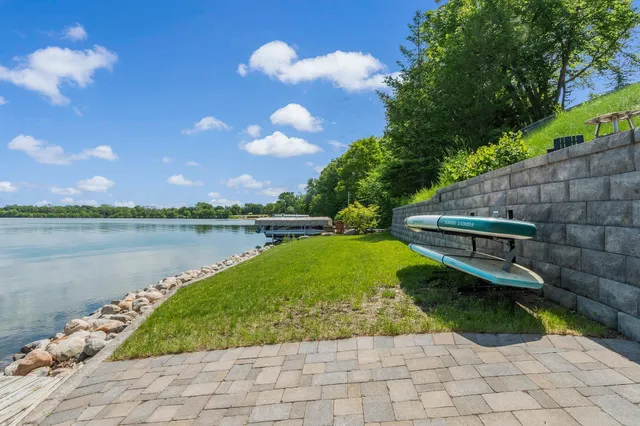 $1,100,000 | 2503 South Le Homme Dieu Drive Northeast, Alexandria, MN 56308