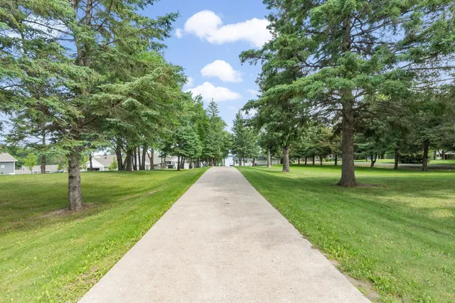 $1,100,000 | 2503 South Le Homme Dieu Drive Northeast, Alexandria, MN 56308