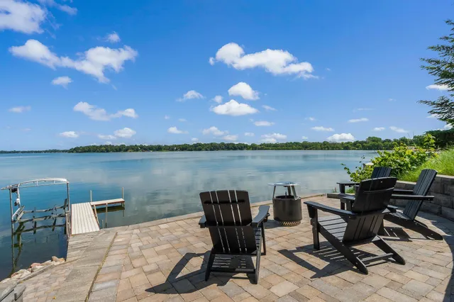 $1,100,000 | 2503 South Le Homme Dieu Drive Northeast, Alexandria, MN 56308