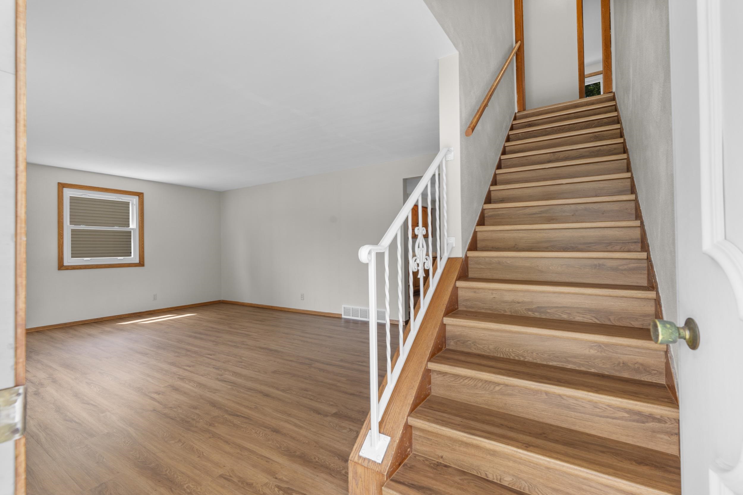 1136 West Roberts Avenue Appleton, WI 54914 - Photo 6 of 58