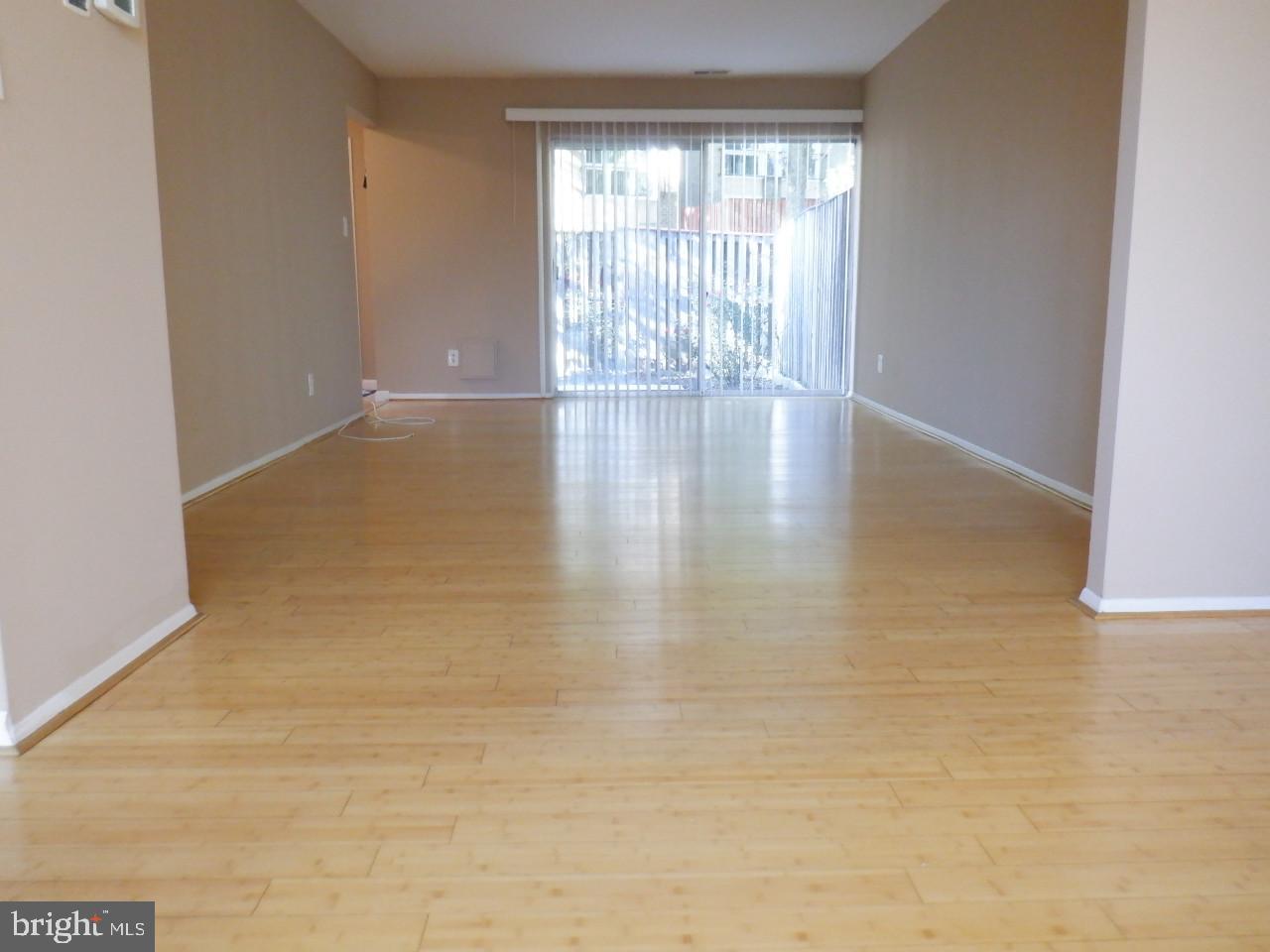 10410 Faulkner Ridge Circle, Unit 36 Columbia, MD 21044 - Photo 6 of 23 Living Room