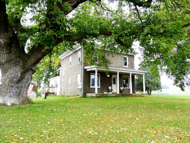 2104 Steiner Drive Two Rivers, WI 54241 - Photo 1 of 1 Main View