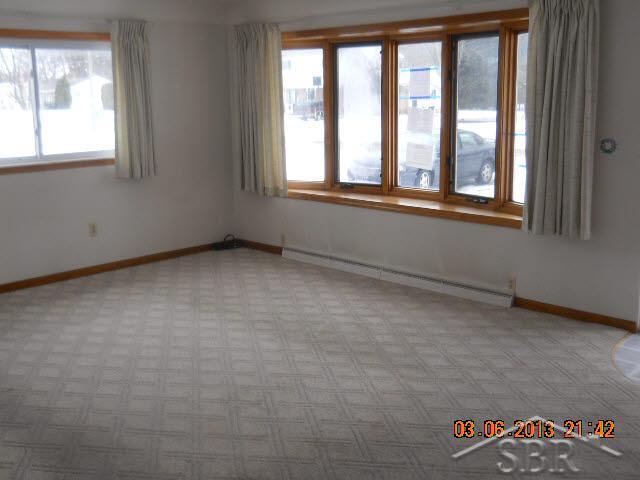 2164 Anderson Road Saginaw, MI 48603 - Photo 4 of 5 20351643-3.JPG