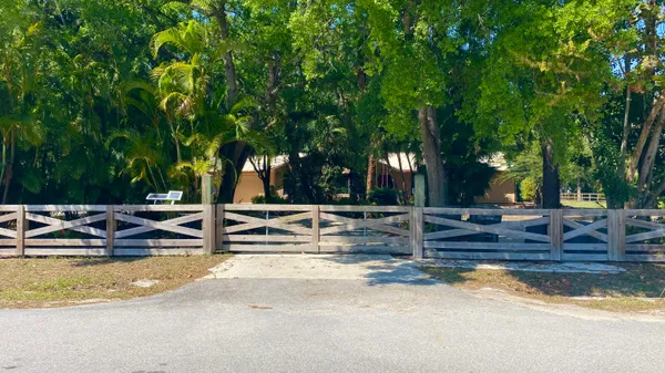 $875,000 | 12143 174th Court North, Jupiter Farms, FL 33478