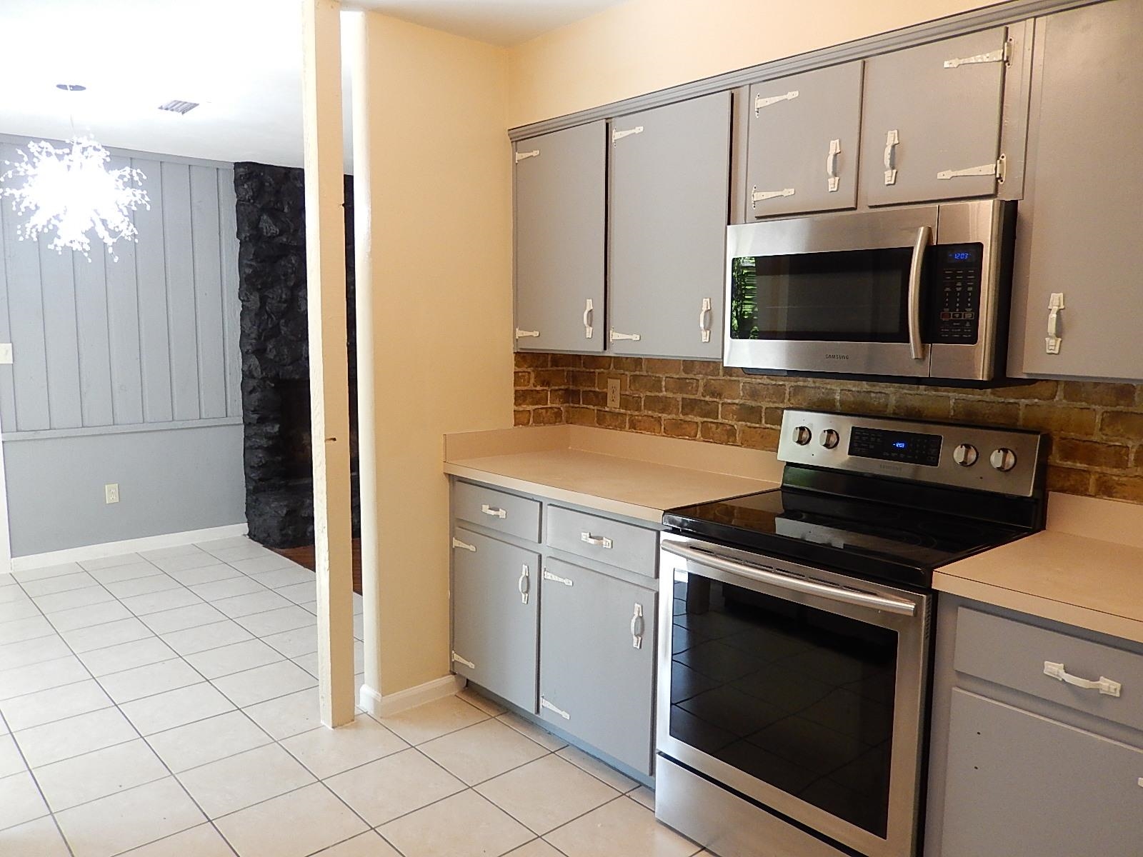 913 Tamarack Avenue Tallahassee, FL 32303 - Photo 22 of 31