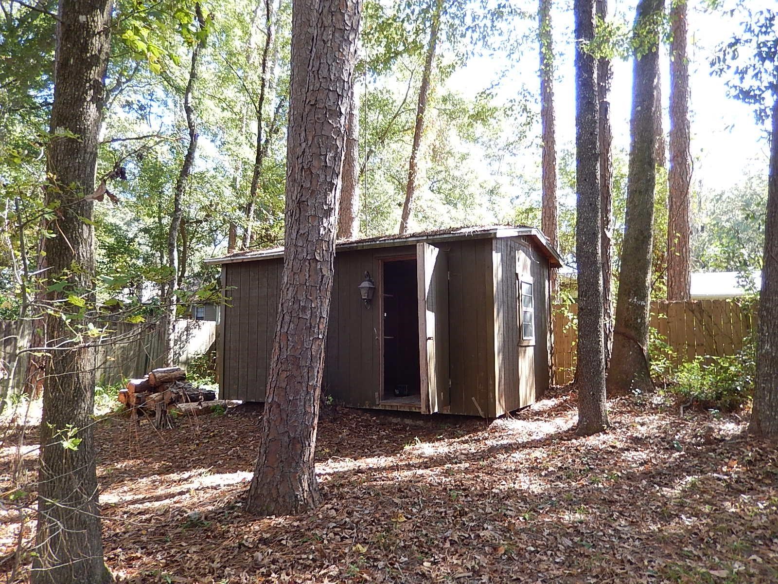 913 Tamarack Avenue Tallahassee, FL 32303 - Photo 4 of 31