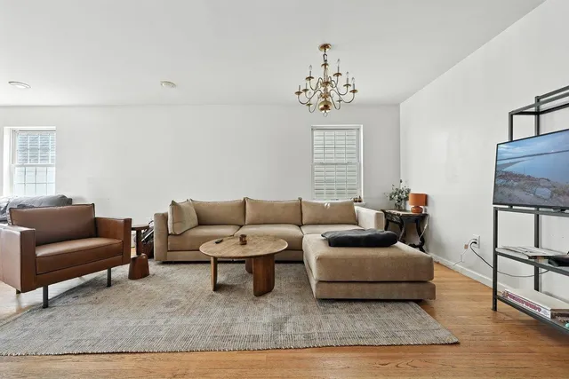 $3,300 | 207 New York Avenue, Unit 1, Jersey City, NJ 07307