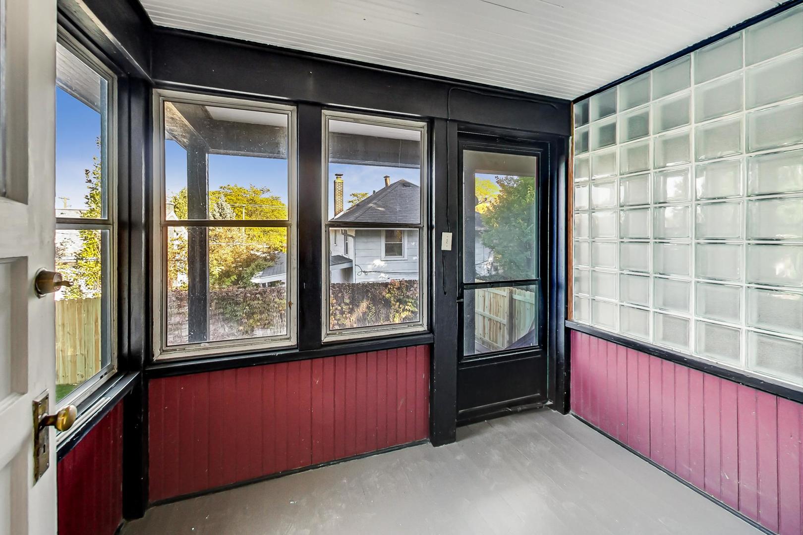37 7th Avenue La Grange, IL 60525 - Photo 26 of 45 a view of an empty room and window