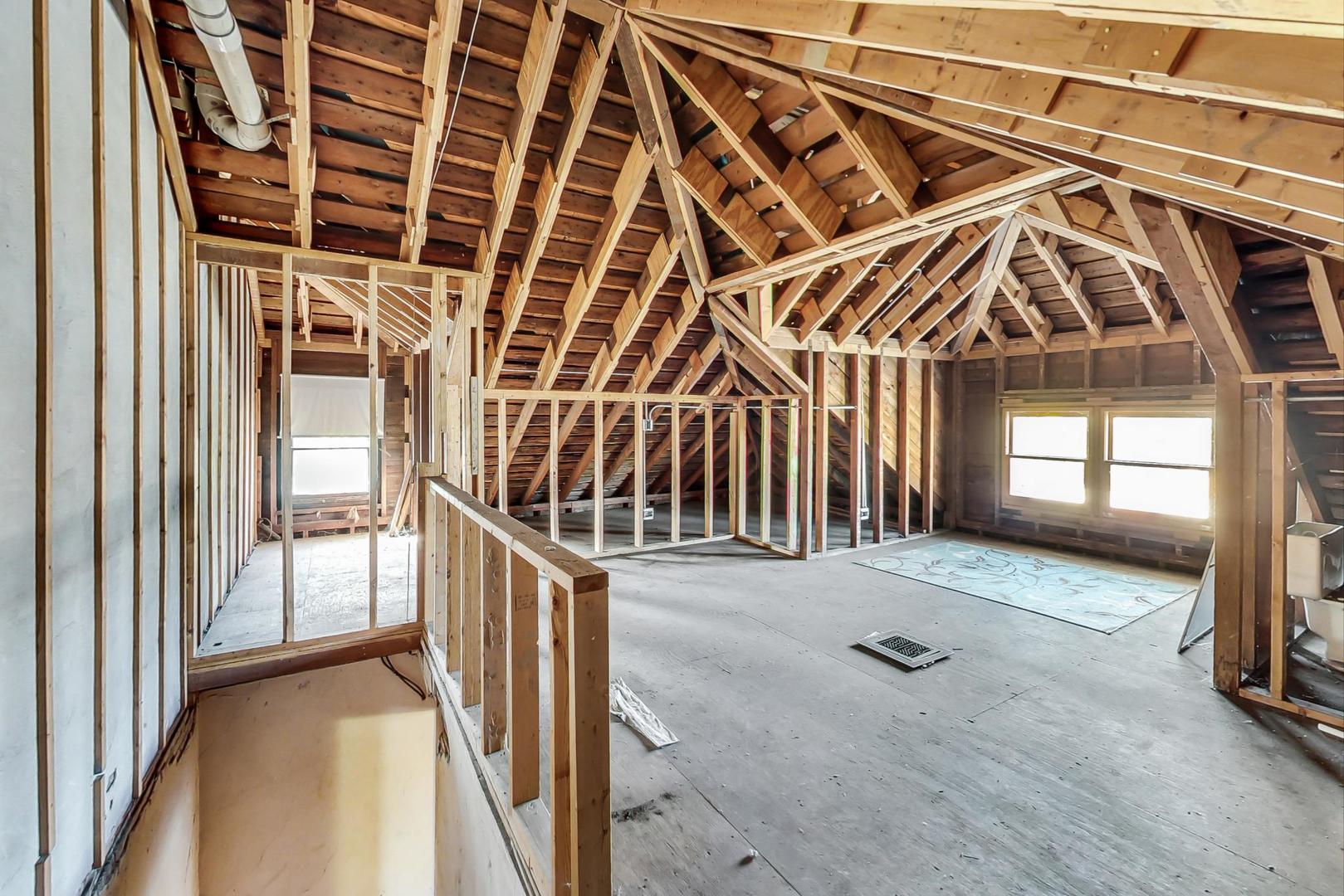 37 7th Avenue La Grange, IL 60525 - Photo 31 of 45 a view of an entryway with a room