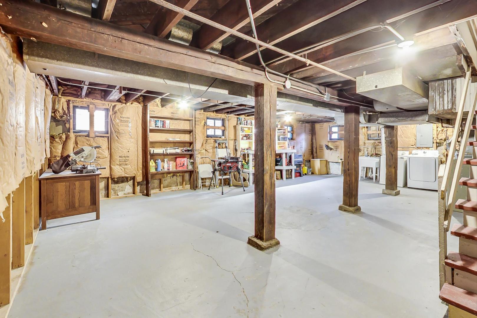37 7th Avenue La Grange, IL 60525 - Photo 33 of 45 a view of a room with gym equipment