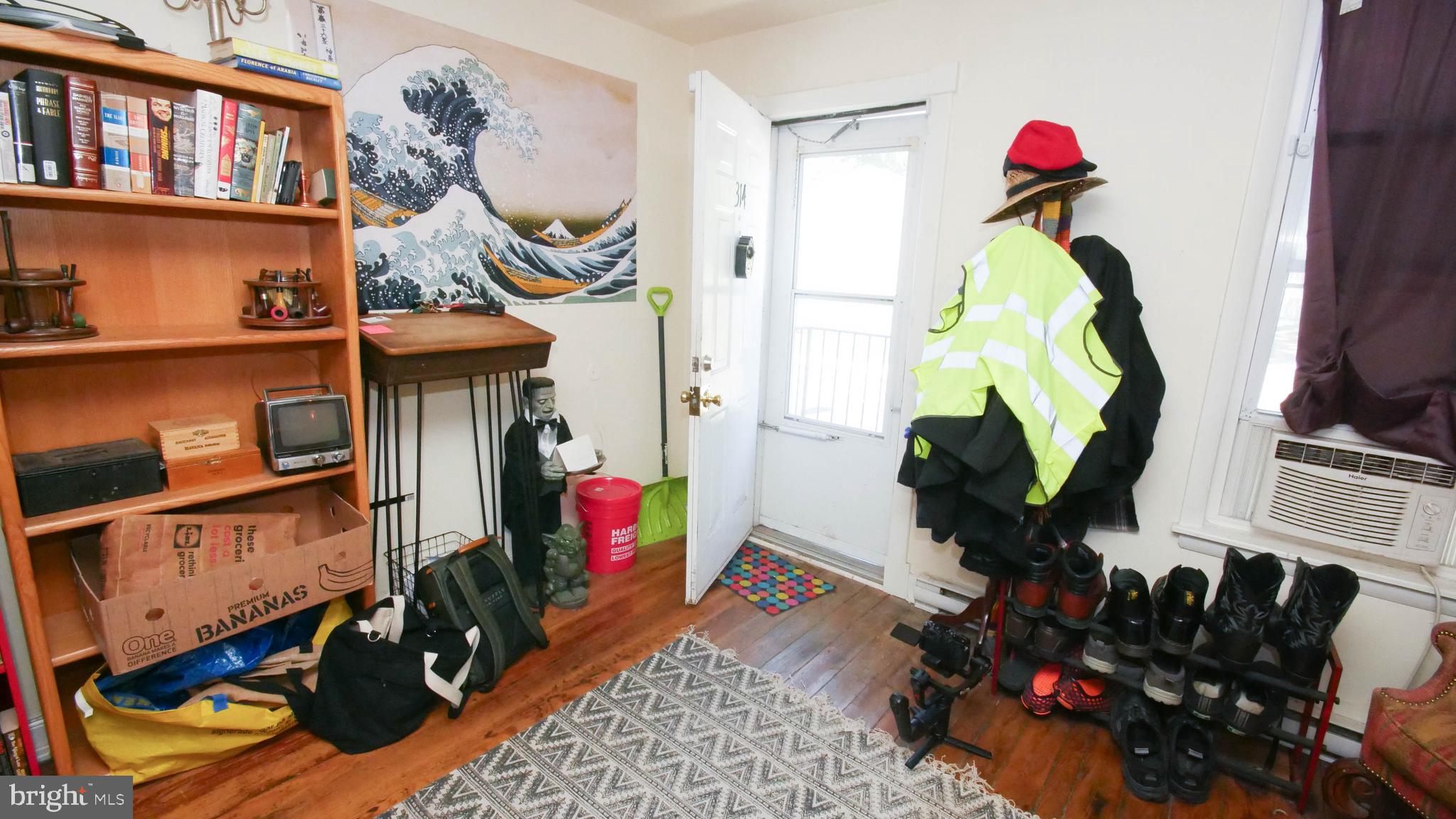 314 South Locust Street Hagerstown, MD 21740 - Photo 4 of 31 Front Living Room