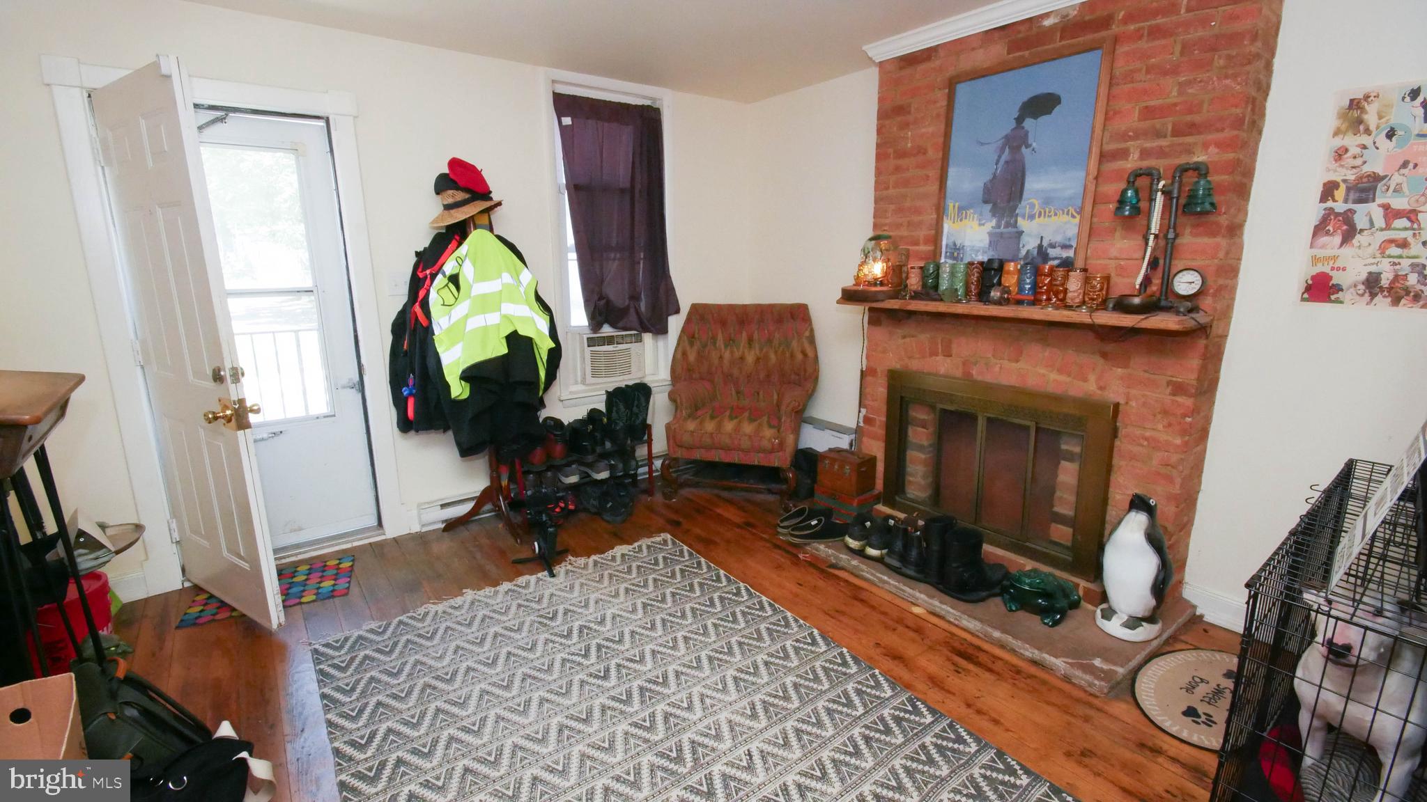 314 South Locust Street Hagerstown, MD 21740 - Photo 5 of 31 Front Living Room