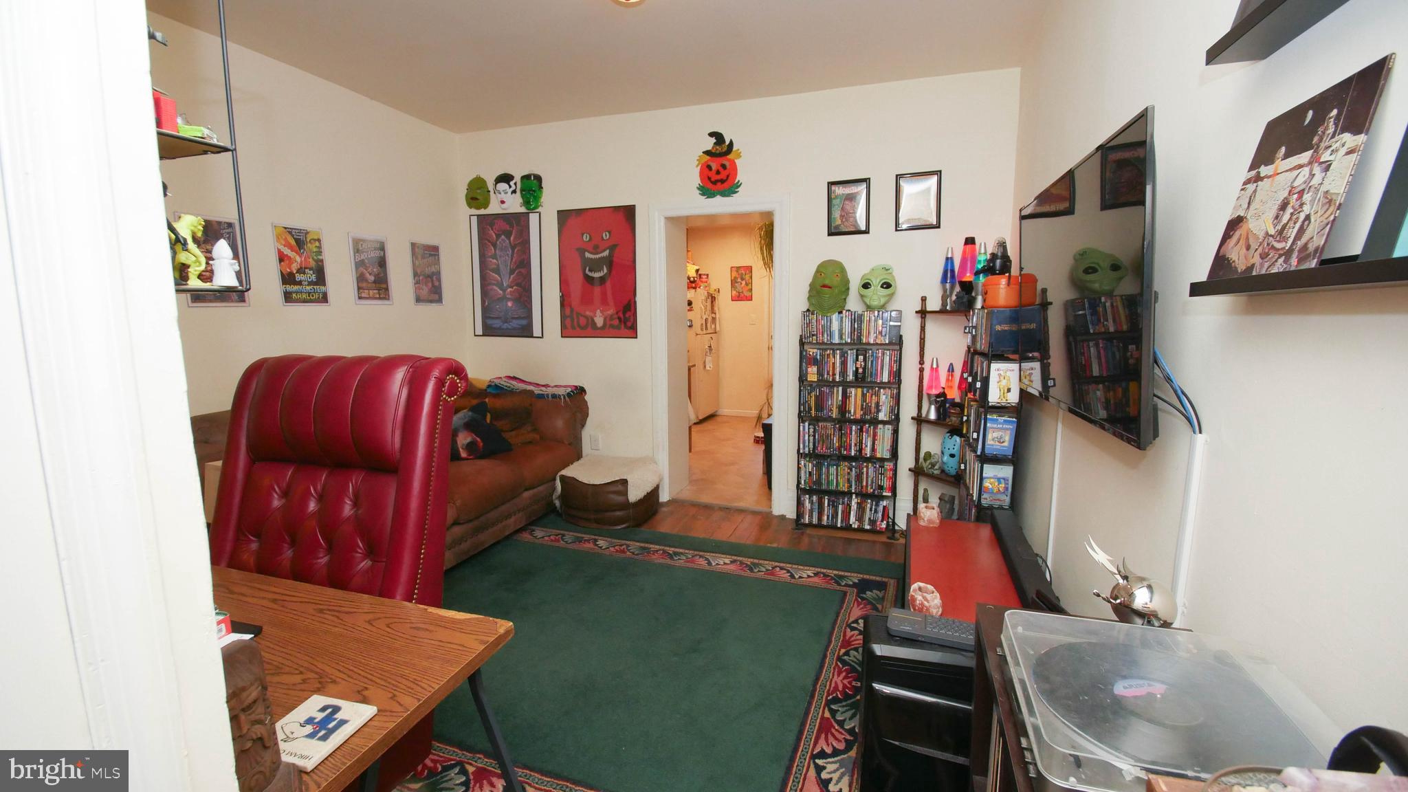 314 South Locust Street Hagerstown, MD 21740 - Photo 9 of 31 Den area