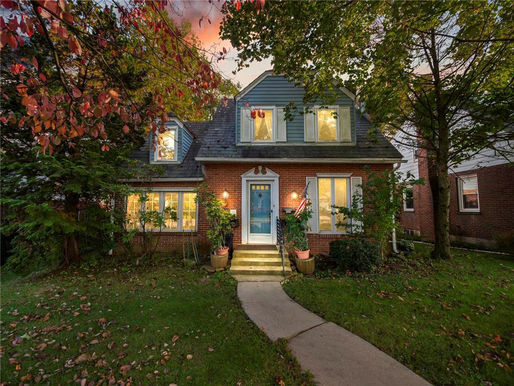 2338 West Mosser St  