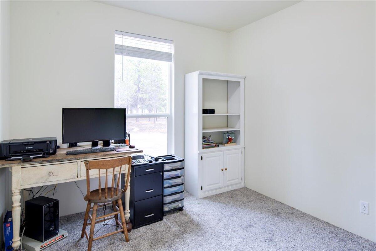 15461 Federal Road La Pine, OR 97739 - Photo 48 of 68 3rd Bedroom