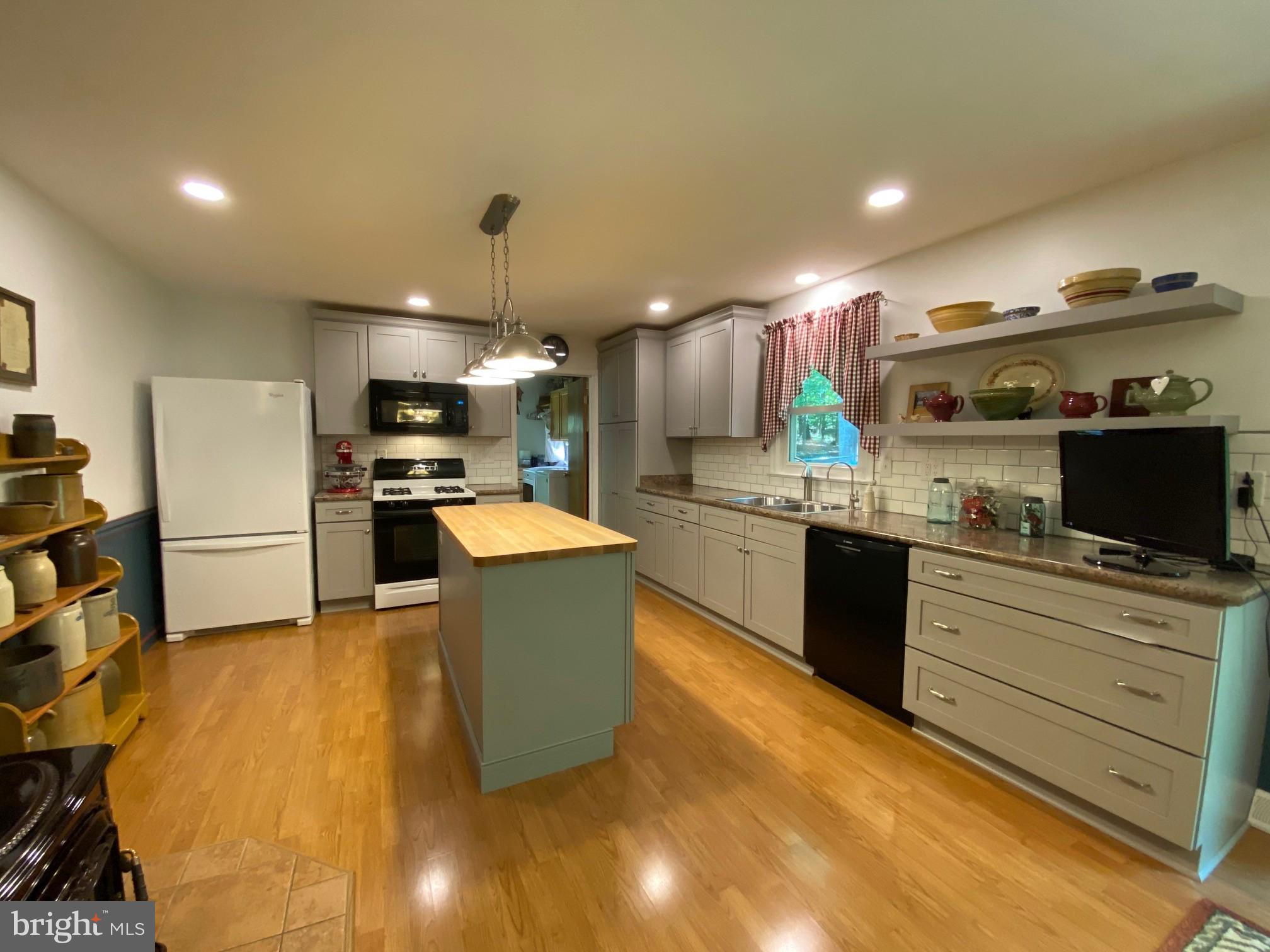 17320 Point Lookout Road Lexington Park, MD 20653 - Photo 6 of 38 Gallery Image 6