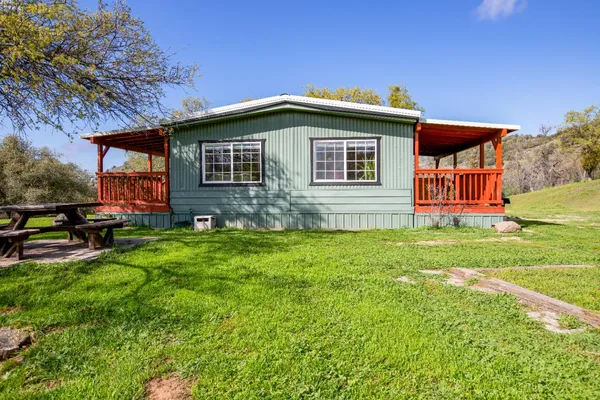 $300,000 | 49980 Daffodil Lane, Squaw Valley, CA 93675