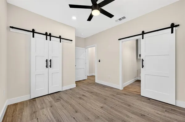 $969,900 | 102 Huron Trail, Lake Kiowa, TX 76240