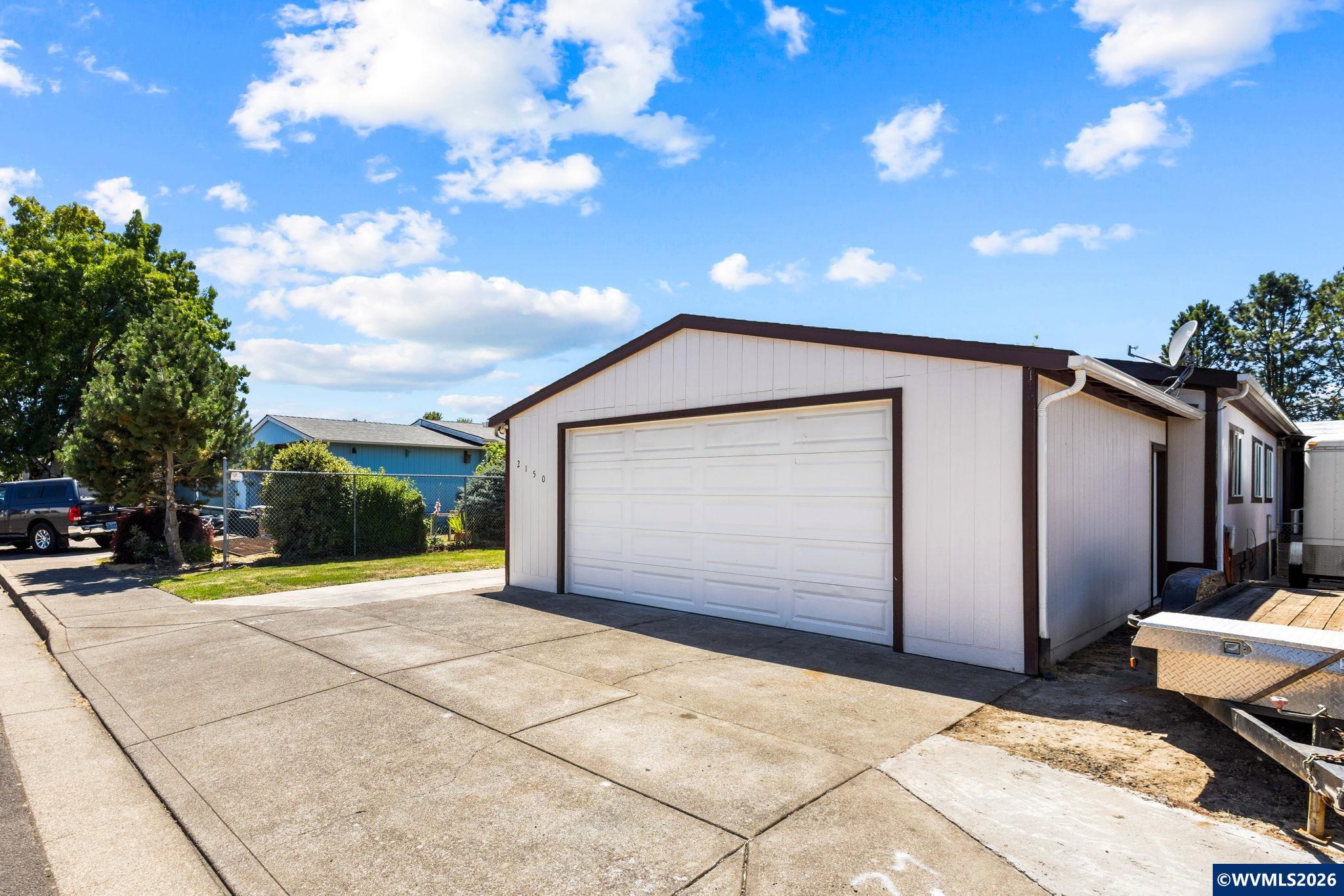 2150 Southwest Lyon Street Albany, OR 97322 - Photo 2 of 39