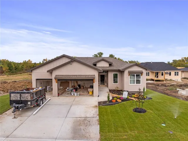 $648,000 | 25016 West 89th Terrace, Lenexa, KS 66227