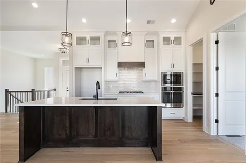 $653,749 | 25016 West 89th Terrace, Lenexa, KS 66227