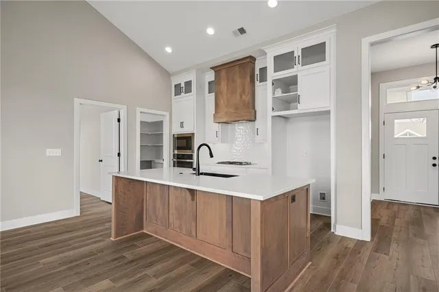 $648,000 | 25016 West 89th Terrace, Lenexa, KS 66227