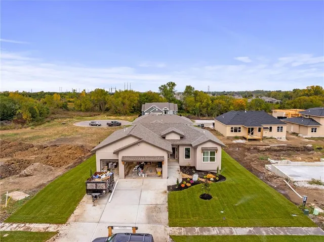 $648,000 | 25016 West 89th Terrace, Lenexa, KS 66227