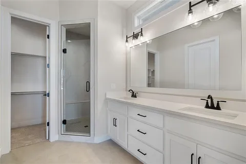 $653,749 | 25016 West 89th Terrace, Lenexa, KS 66227