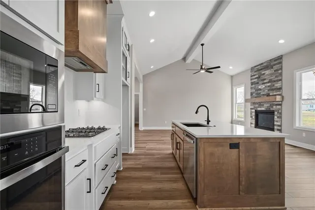 $648,000 | 25016 West 89th Terrace, Lenexa, KS 66227