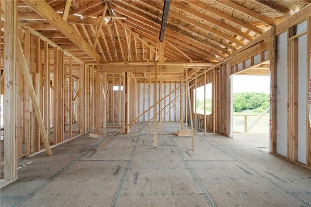 $648,000 | 25016 West 89th Terrace, Lenexa, KS 66227