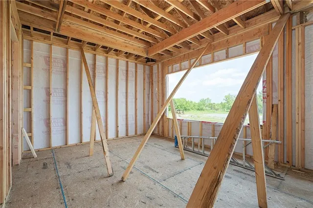 $648,000 | 25016 West 89th Terrace, Lenexa, KS 66227