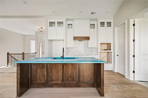 $639,000 | 25016 West 89th Terrace, Lenexa, KS 66227