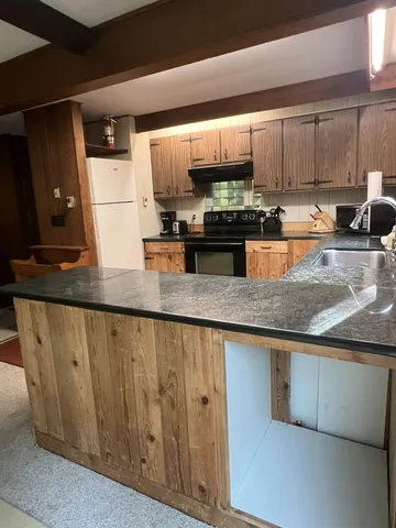 $429,000 | 29 Mountain View Loop, West Dover, VT 05356