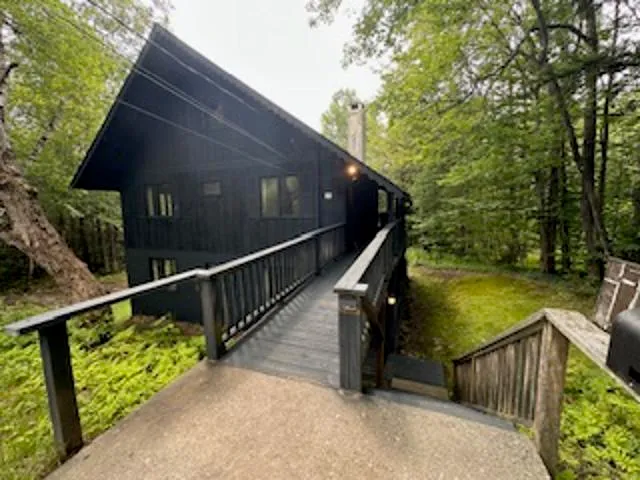 $429,000 | 29 Mountain View Loop, West Dover, VT 05356