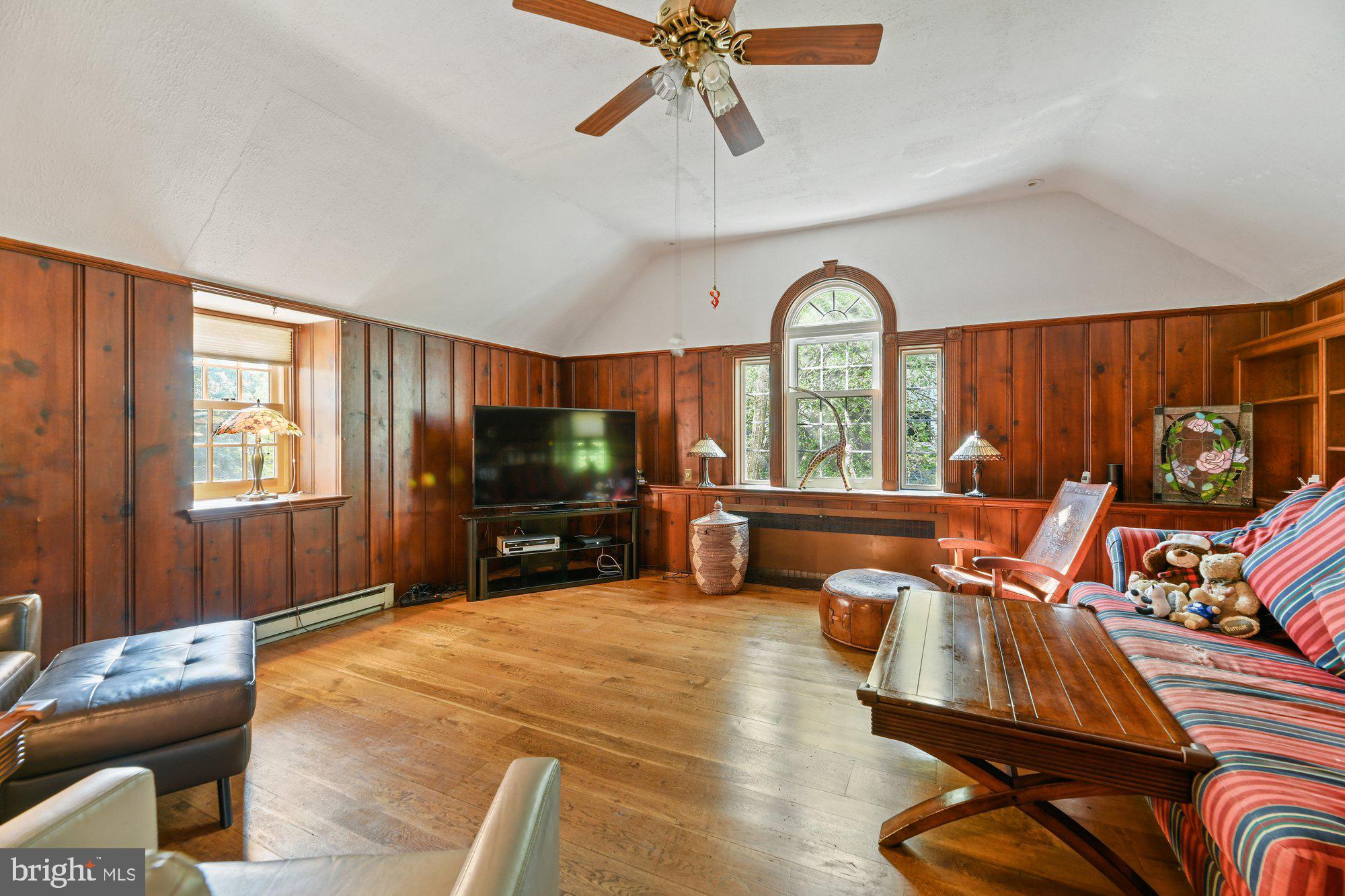 520 Old Orchard Road Baltimore, MD 21229 - Photo 13 of 26 2nd Floor Office/Family Room