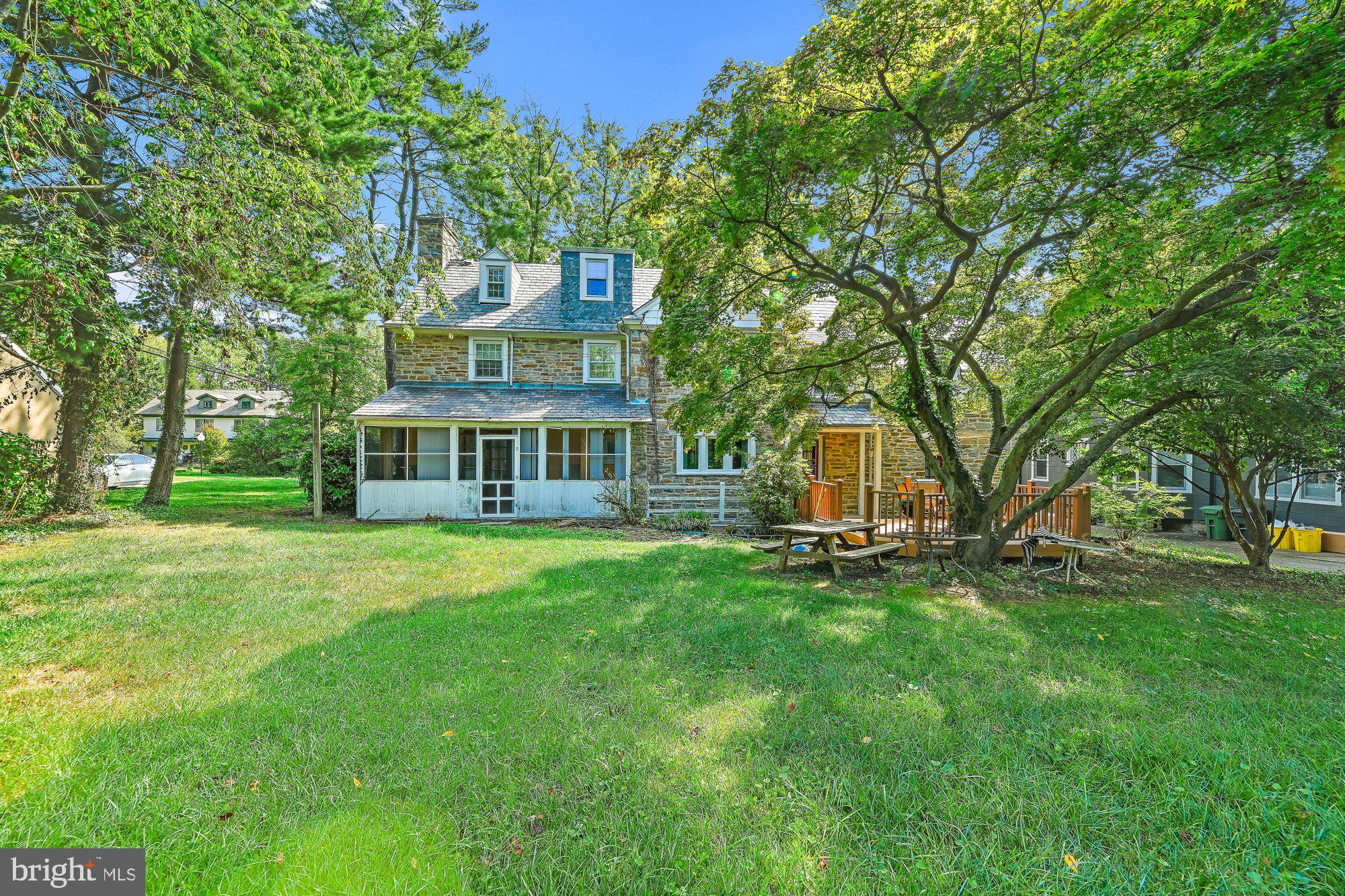 520 Old Orchard Road Baltimore, MD 21229 - Photo 20 of 26 Large Flat Yard