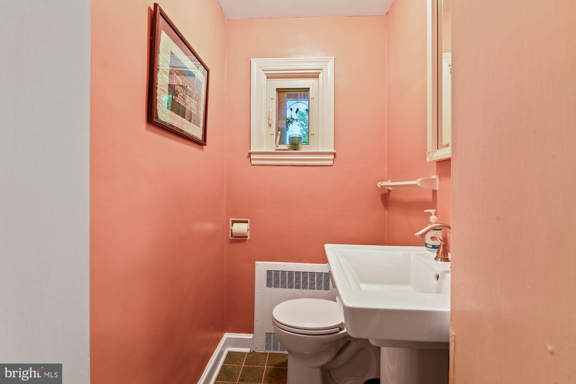 520 Old Orchard Road Baltimore, MD 21229 - Photo 8 of 26 1st Floor Half Bath