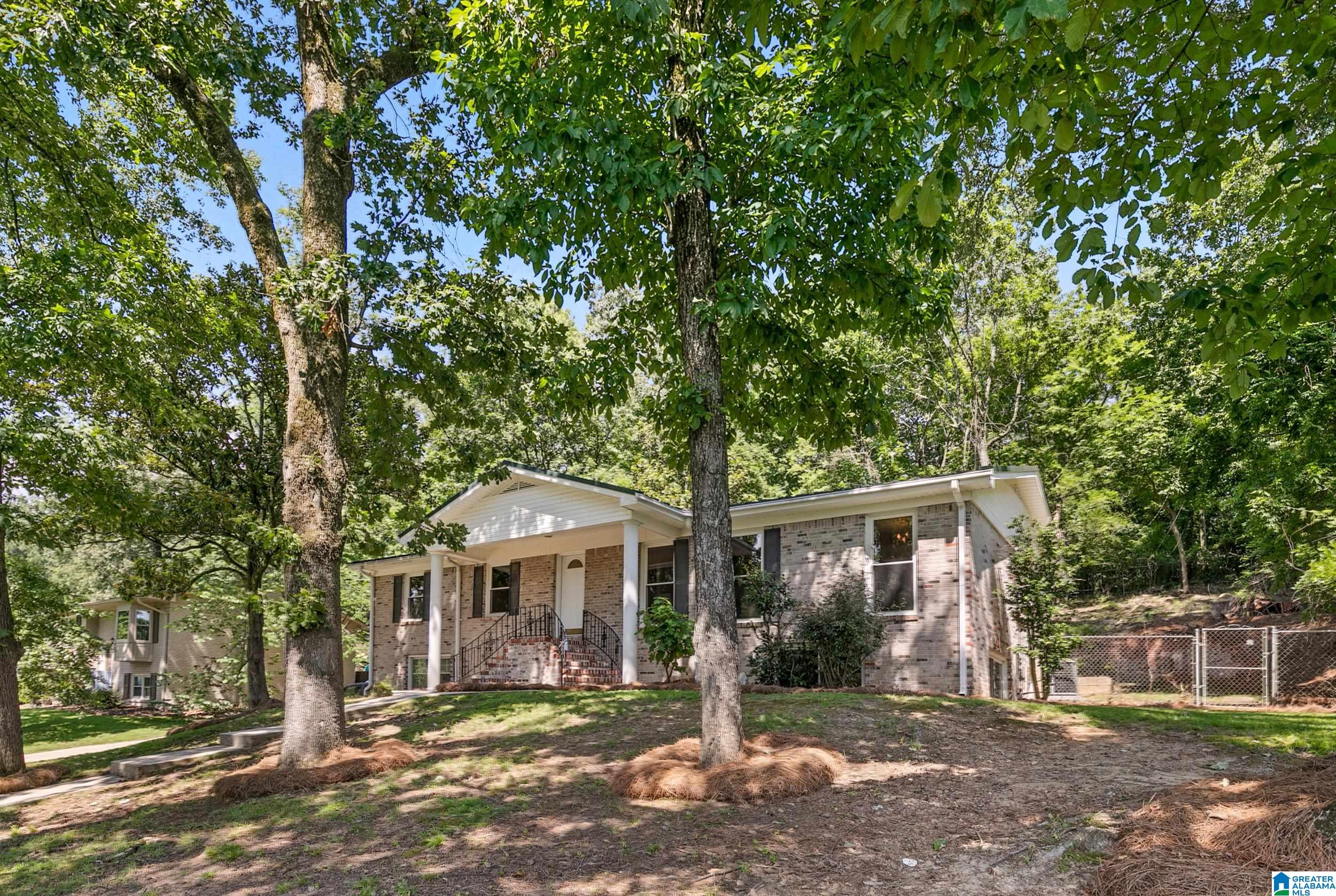 608 Stonehaven Road Birmingham, AL 35226 - Photo 4 of 31